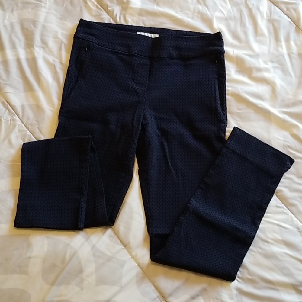 Margaret M straight leg, slimming pant - size L
